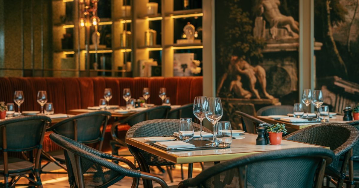 GUSTO interior - lunch setting 3